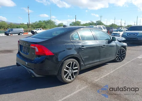 2017 Volvo S60 T5 Dynamic из США, поврежденный, VIN YV126MFL7H2421871